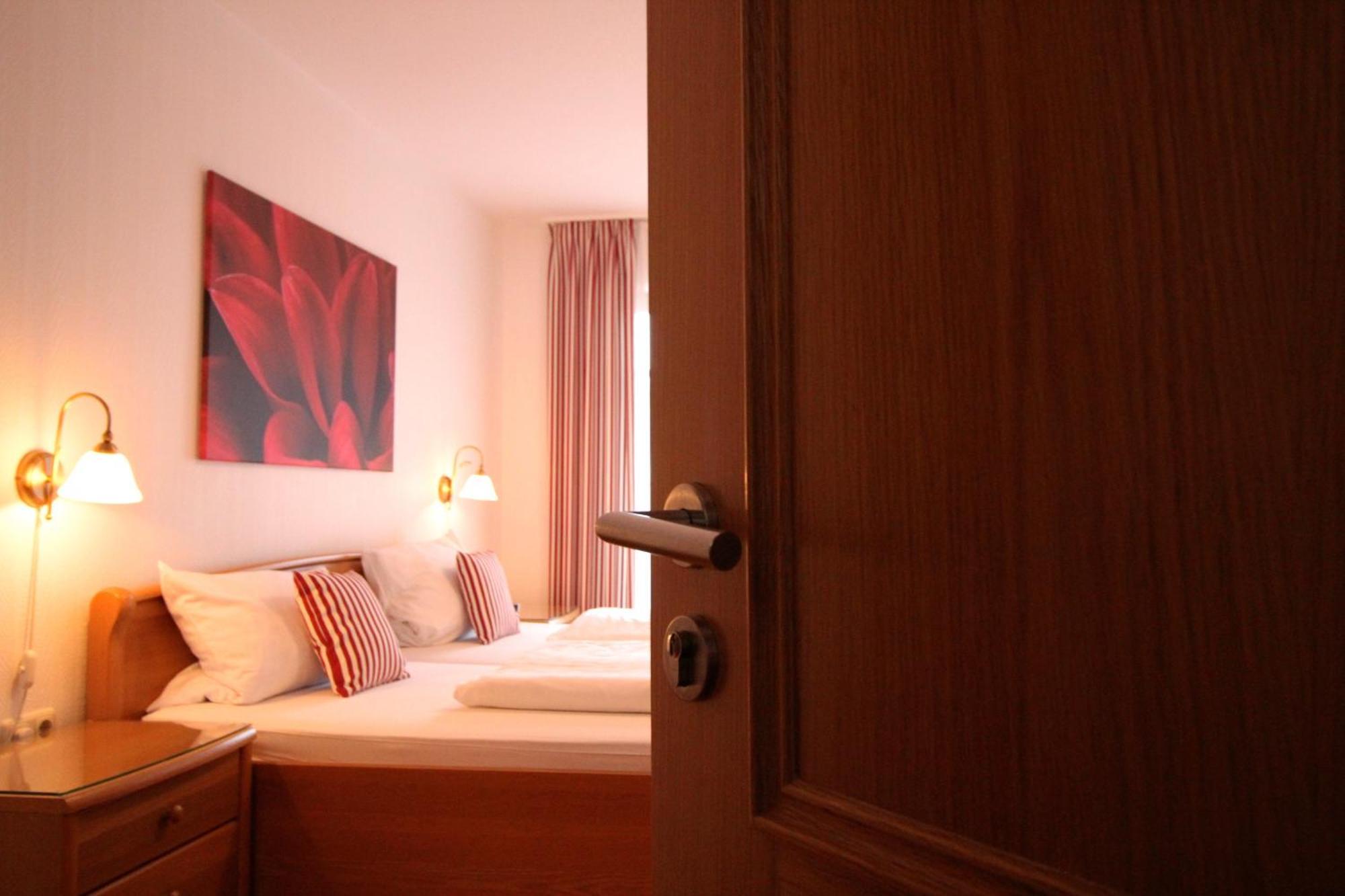 Hotel Waldgasthof Schoening Friesoythe Habitación foto