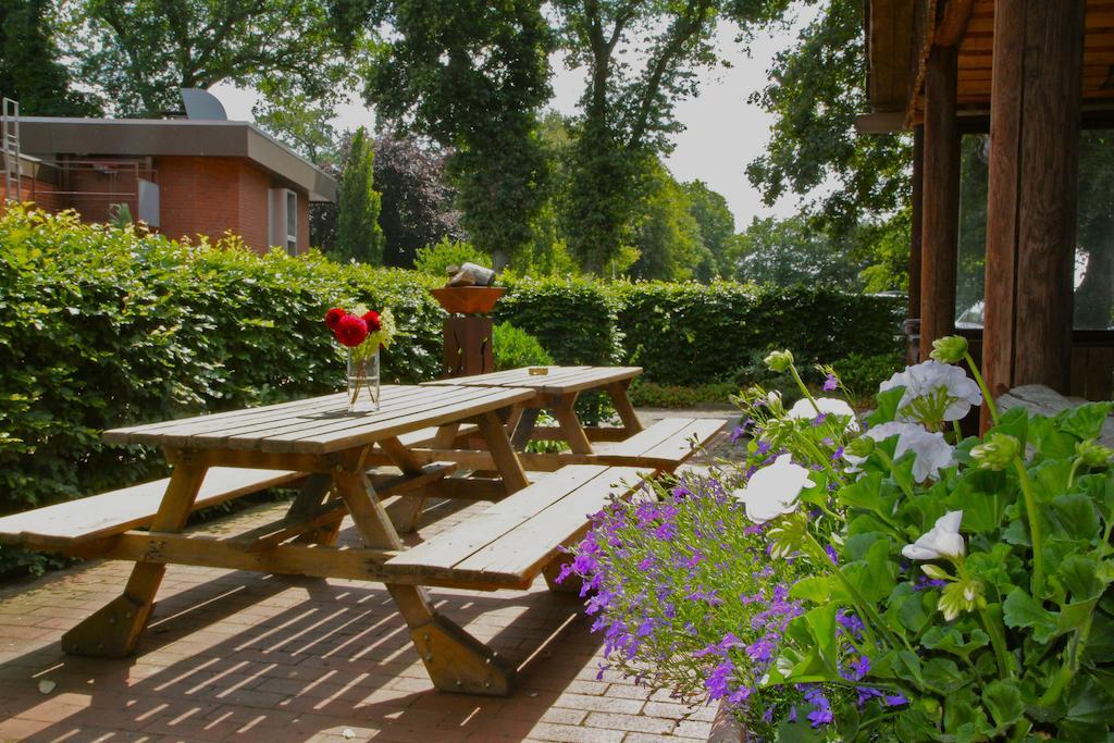 Hotel Waldgasthof Schoening Friesoythe Exterior foto
