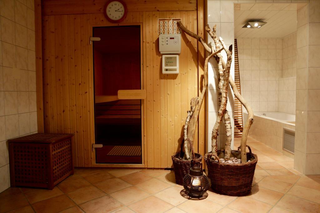 Hotel Waldgasthof Schoening Friesoythe Exterior foto