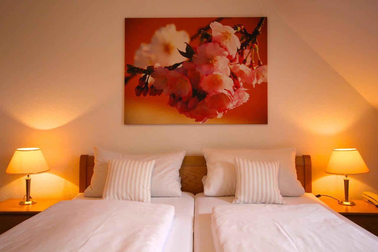 Hotel Waldgasthof Schoening Friesoythe Habitación foto